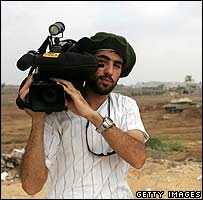 cameraman_Gaza.jpg (12434 bytes)