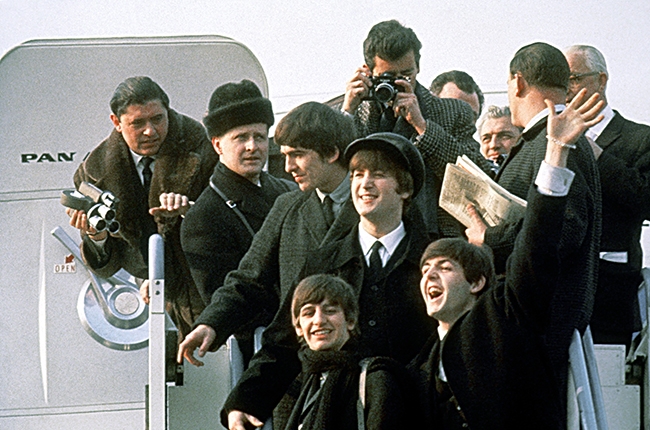 the-beatles-arrive-in-us-650.jpg (278800 bytes)